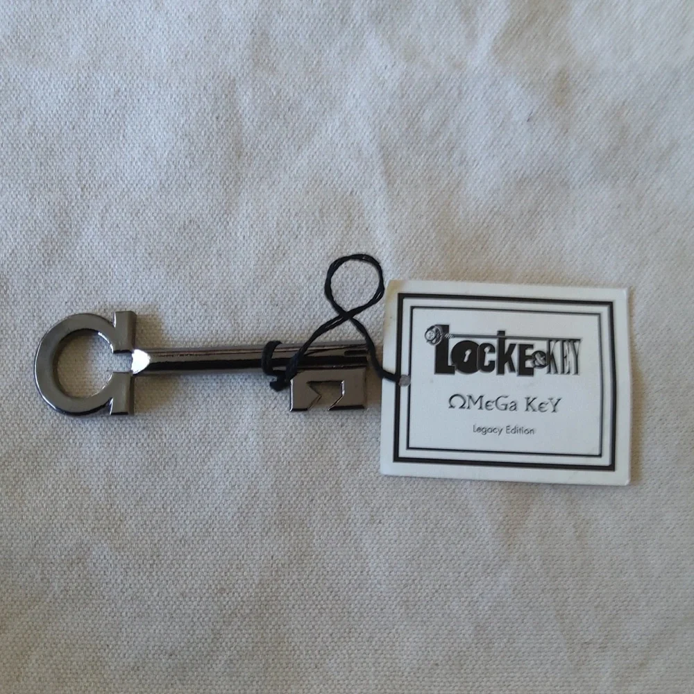 Locke & Key Limited Edition Omega Key - Picture 2 of 2